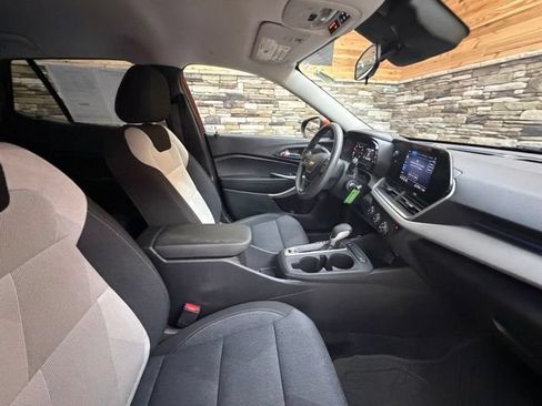 Used 2024 Chevrolet Trax LS FWD image 16