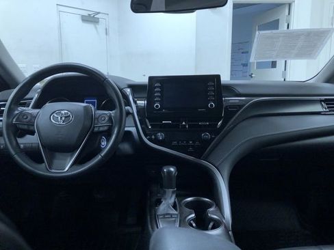 Used 2023 Toyota Camry SE image 10