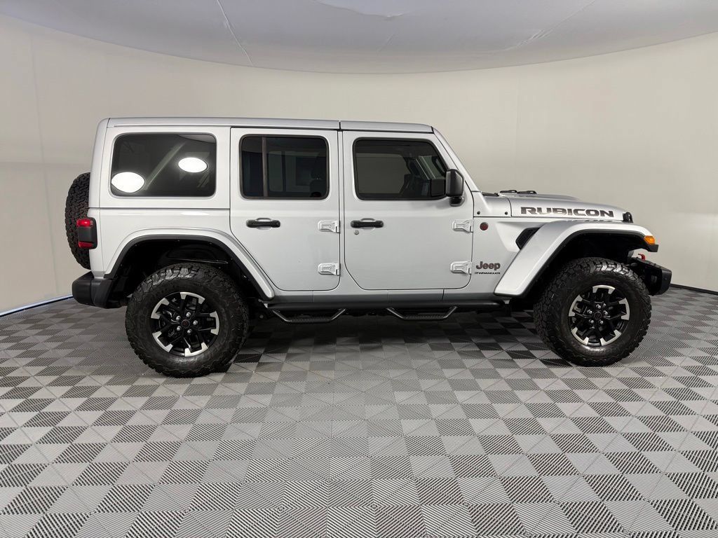 Used 2024 Jeep Wrangler Unlimited Rubicon AWD/4WD image 8