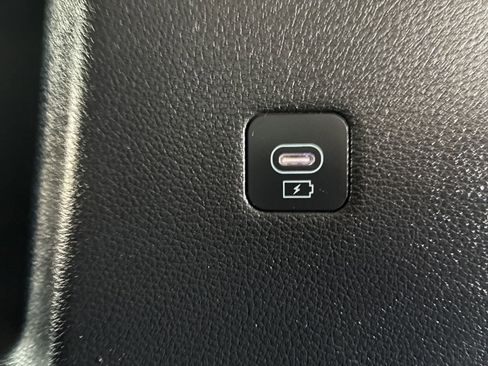 Used 2025 Kia Telluride S FWD image 14