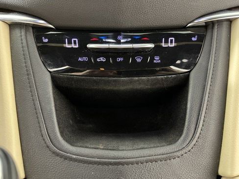 Used 2017 Cadillac XT5 Luxury FWD image 20