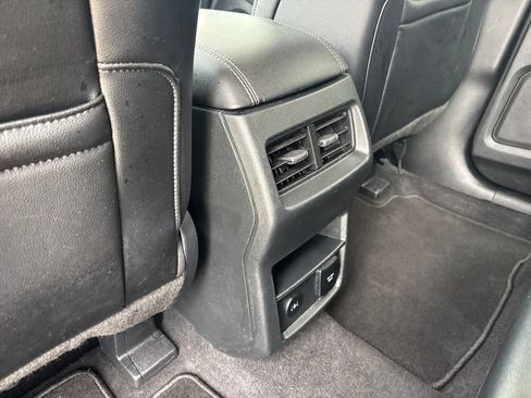 Certified 2024 Ford Edge Titanium AWD/4WD image 31