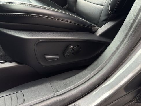 Used 2025 Ford Escape Platinum image 17