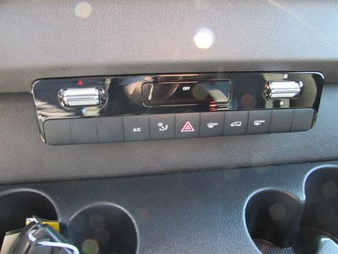 Used 2023 Mercedes-Benz Sprinter 2500 image 18