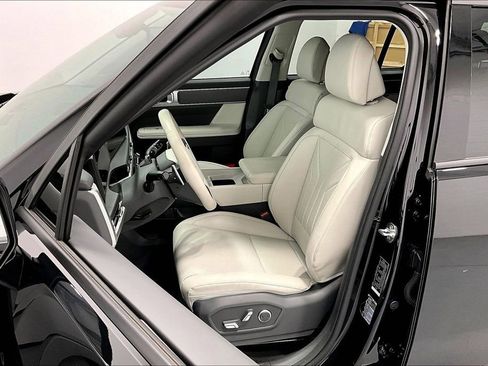 Used 2025 Hyundai Santa Fe SEL FWD image 30
