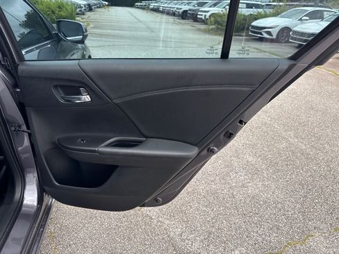 Used 2015 Honda Accord EX-L image 16