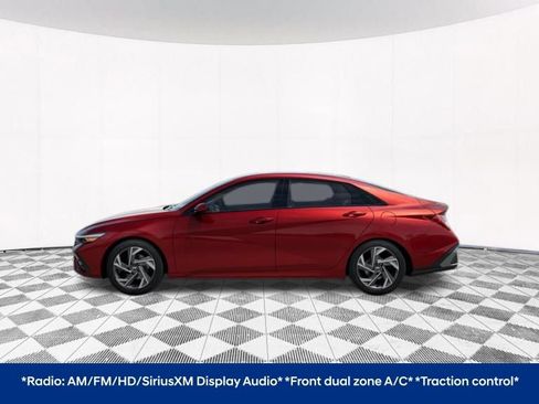 Used 2025 Hyundai Elantra SEL FWD image 5