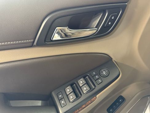 Used 2020 Chevrolet Tahoe Premier w/ Premier 6.2L Value Package AWD/4WD image 20