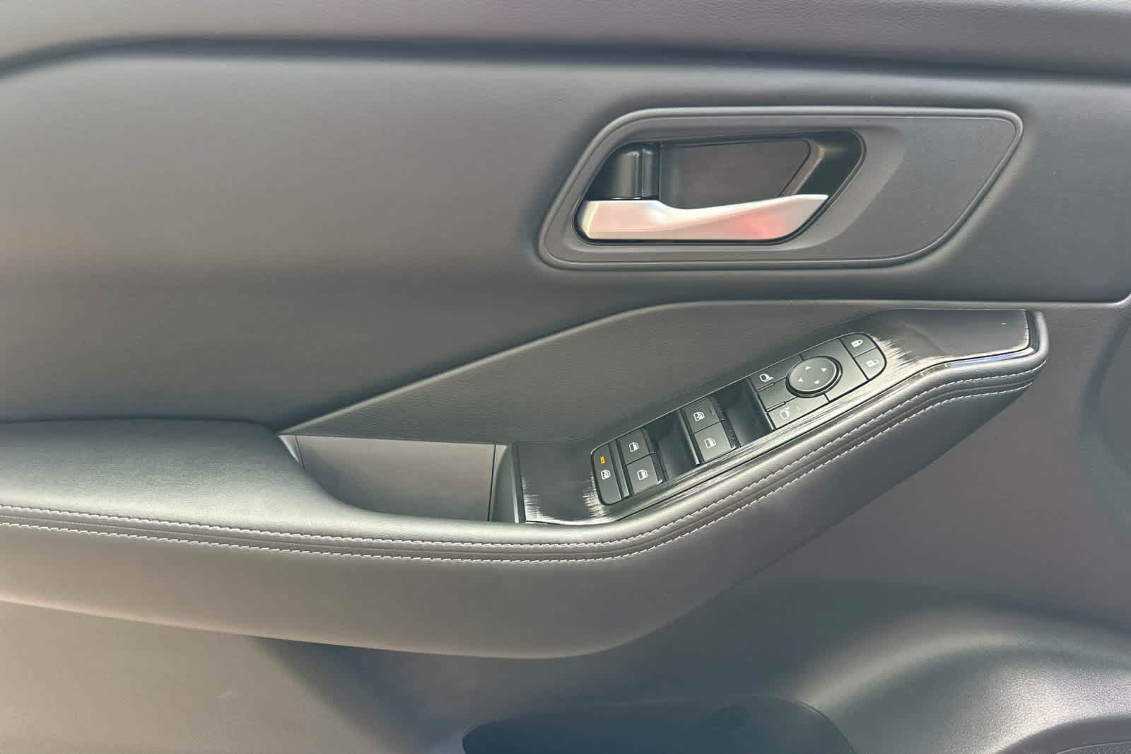 New 2026 Nissan Rogue SV AWD/4WD image 12