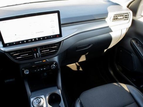 Used 2023 Ford Escape SE image 25