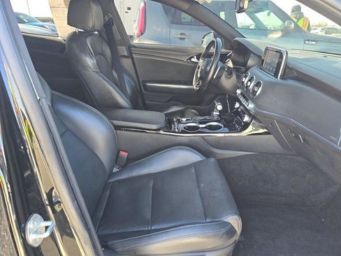Used 2018 Kia Stinger RWD image 5