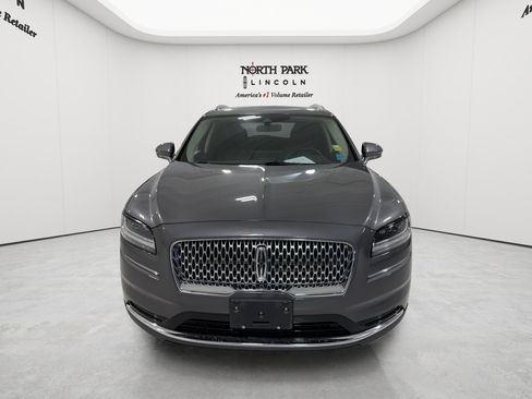 Used 2023 Lincoln Nautilus FWD w/ Premium Package image 8