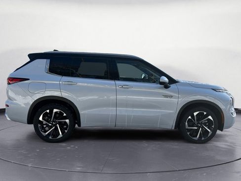 New 2025 Mitsubishi Outlander SEL image 6