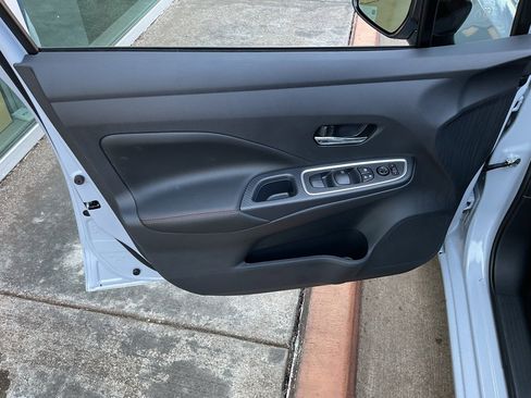 New 2025 Nissan Versa SR w/ Trunk Package image 12