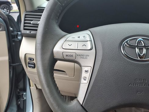 Used 2009 Toyota Camry XLE FWD image 18