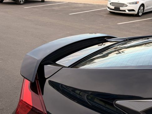 Used 2018 Honda Civic Si image 11