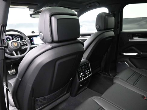 New 2025 Porsche Cayenne E-Hybrid image 17