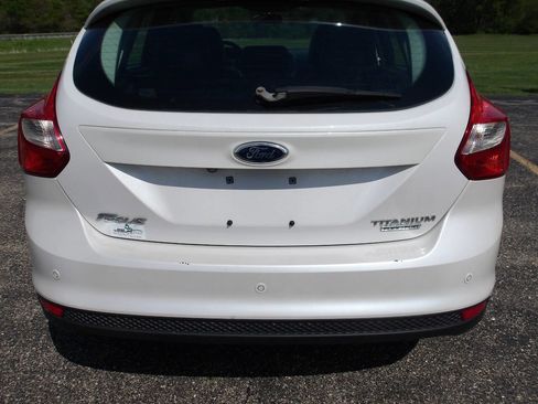 Used 2013 Ford Focus Titanium FWD image 36