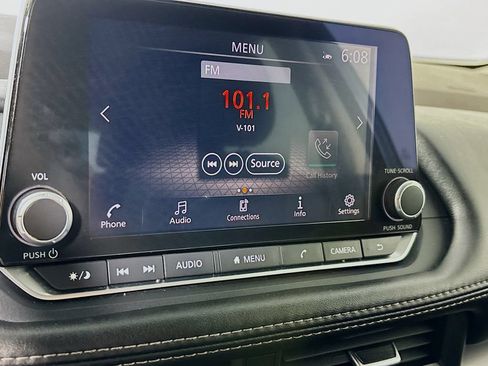 Used 2023 Nissan Rogue SV AWD/4WD image 14