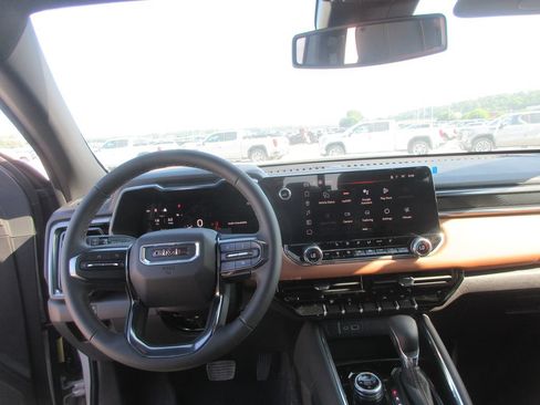 New 2026 GMC Canyon AT4 AWD/4WD image 16