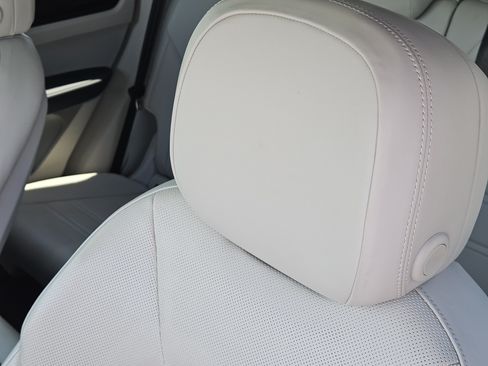 Certified 2023 Porsche Cayenne Platinum Edition AWD/4WD image 16