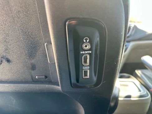 Used 2018 Chrysler Pacifica Limited w/ Advanced Safetytec Group image 23