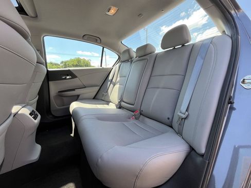 Used 2017 Honda Accord EX-L image 16