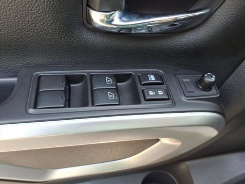 Used 2021 Nissan Titan SV AWD/4WD image 24