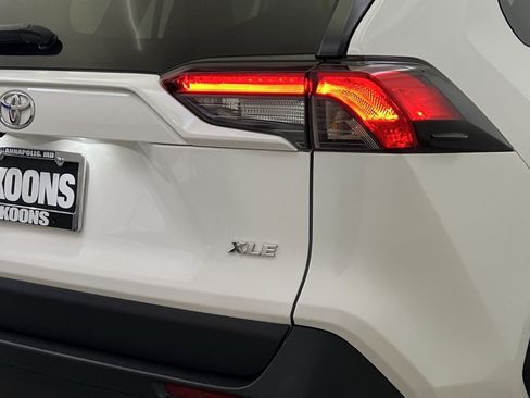 Used 2024 Toyota RAV4 XLE FWD image 27