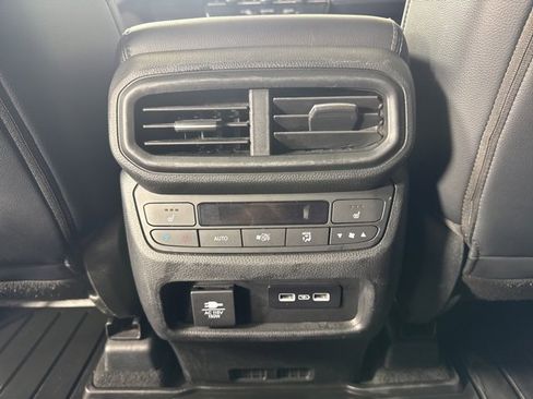 Used 2023 Honda Pilot Elite image 13