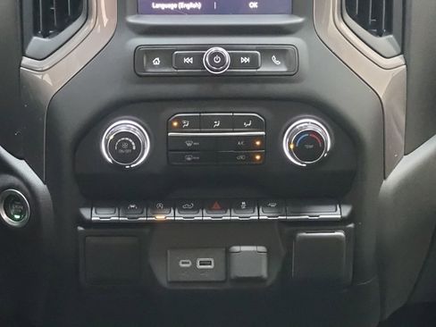 Used 2023 Chevrolet Silverado 1500 Custom image 23