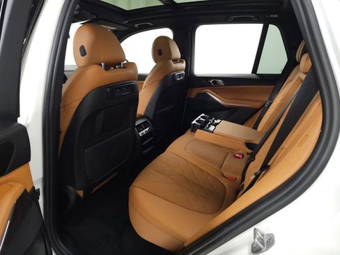 Used 2023 BMW X5 xDrive40i w/ Parking Assistance Package image 39