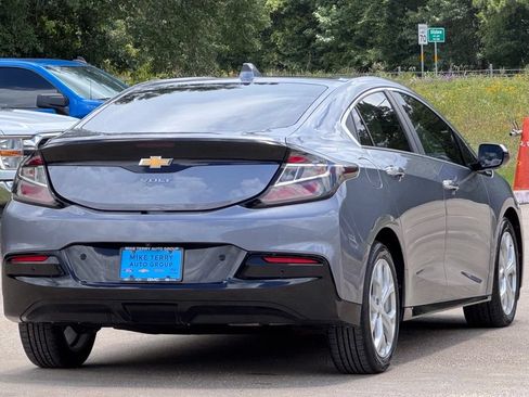 Used 2018 Chevrolet Volt Premier w/ Driver Confidence Package FWD image 14