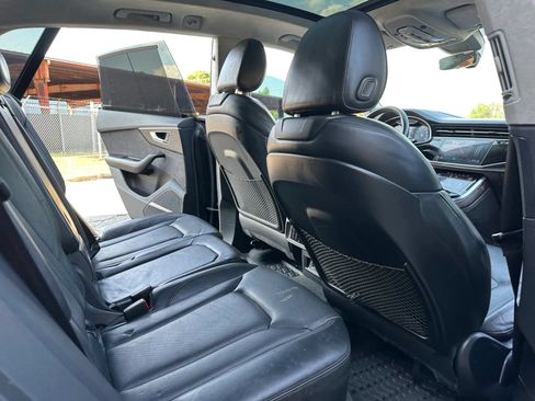Used 2019 Audi Q8 Prestige w/ Luxury Package AWD/4WD image 28