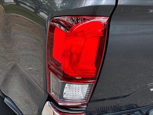 Used 2020 Toyota Tacoma SR5 image 20