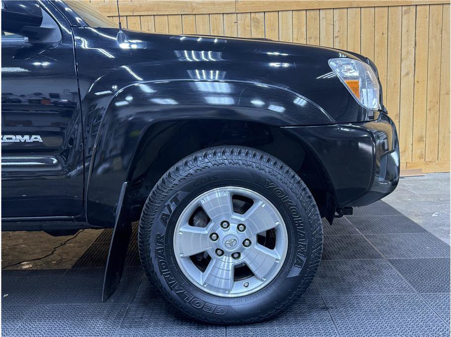 Used 2014 Toyota Tacoma 4x4 Double Cab w/ TRD Sport Package image 5