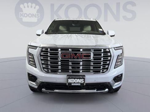 New 2026 GMC Yukon XL Denali w/ Denali Reserve Package AWD/4WD image 11