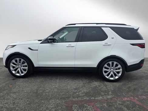 Certified 2024 Land Rover Discovery S image 2