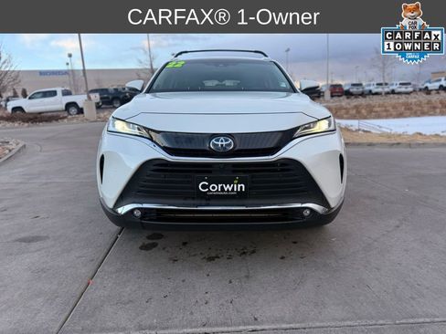 Used 2022 Toyota Venza Limited image 2