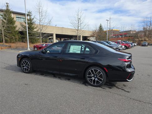 New 2026 BMW 740i xDrive image 6