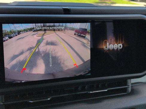 Certified 2025 Jeep Wrangler Sport AWD/4WD image 18