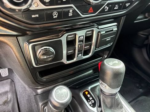 Used 2021 Jeep Wrangler Unlimited Sport AWD/4WD image 23