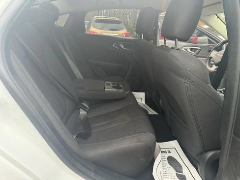 Used 2016 Chrysler 200 Limited image 28