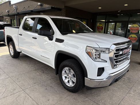 Used 2019 GMC Sierra 1500 4x4 Crew Cab w/ Convenience Package image 4