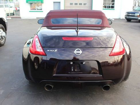 Used 2010 Nissan 370Z Touring w/ Sport Pkg image 18