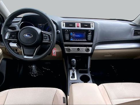 Used 2019 Subaru Outback 2.5i AWD/4WD image 15