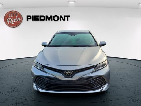 Used 2018 Toyota Camry LE FWD image 2