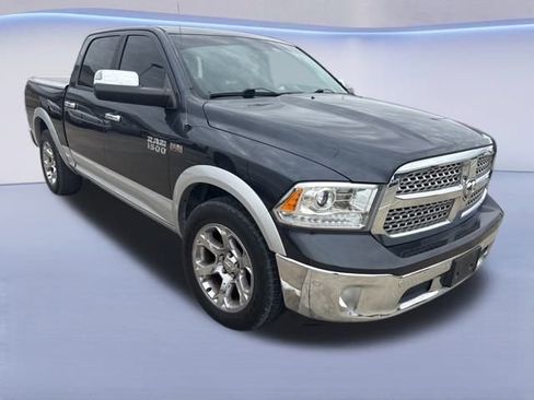 Used 2016 RAM 1500 Laramie w/ Convenience Group image 4