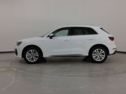 New 2025 Audi Q3 2.0T Premium w/ Convenience Package image 2