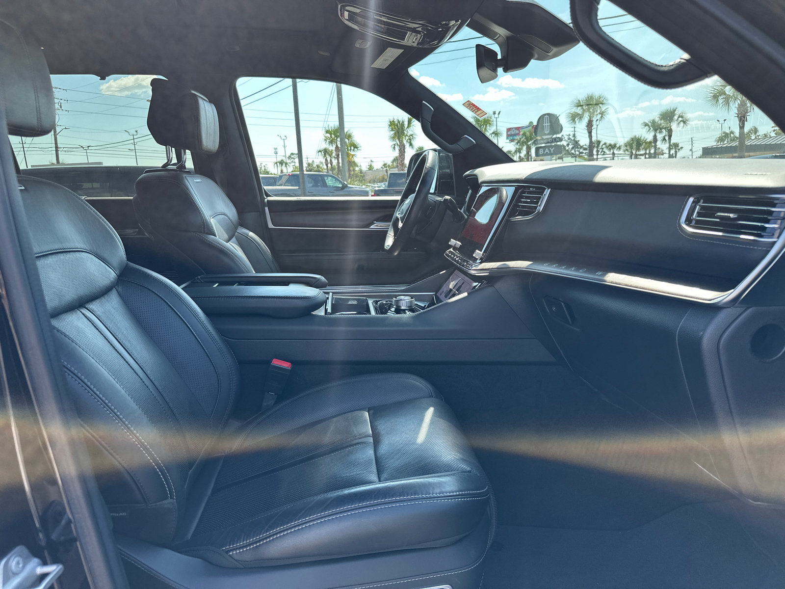 Used 2022 Jeep Grand Wagoneer Series I w/ Flexible Seating Group AWD/4WD image 24